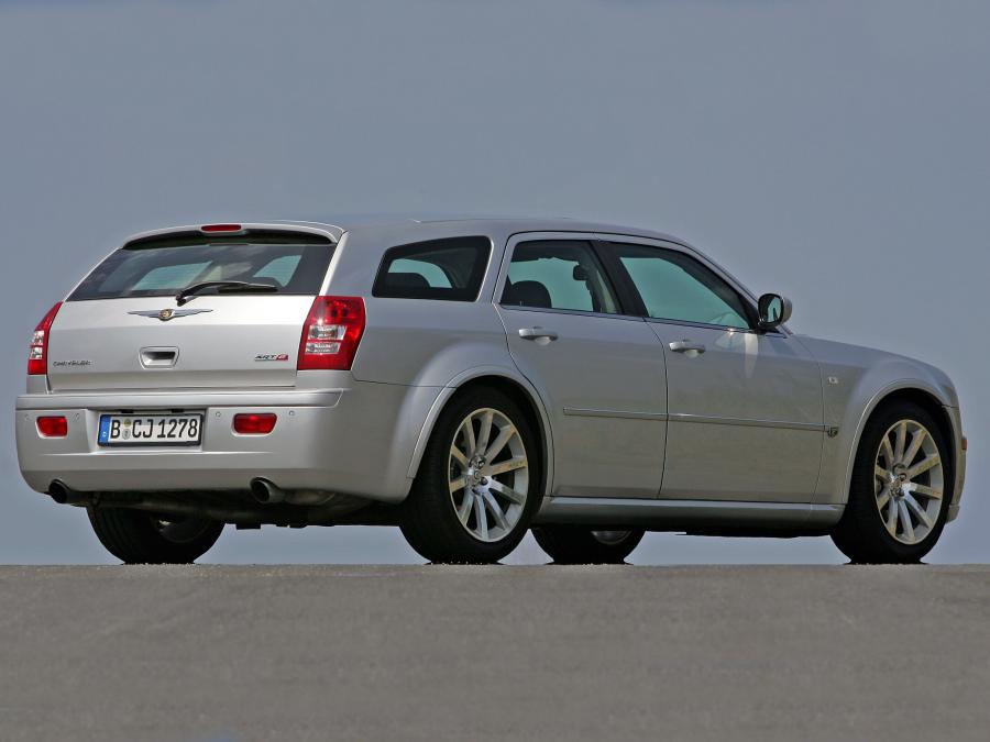  Chrysler 300C SRT8 Touring 2006 года  (фото 14 из 21)